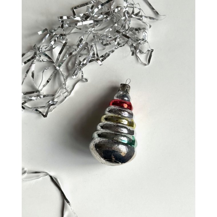 Stort, slv ornament m farve