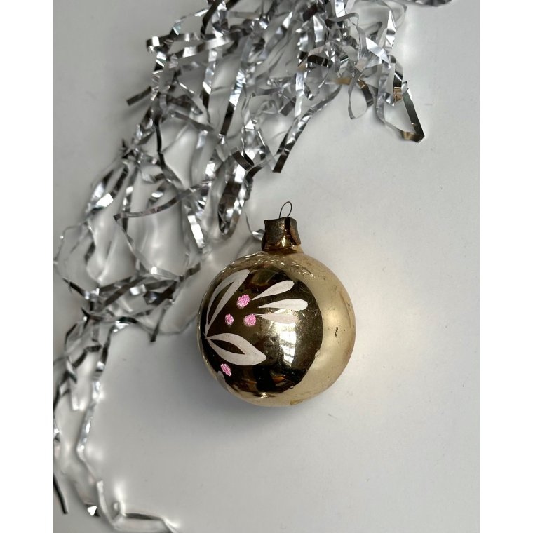 Champagnefarvet kugle m dekoration