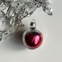 Silver ornaments w contour and pink