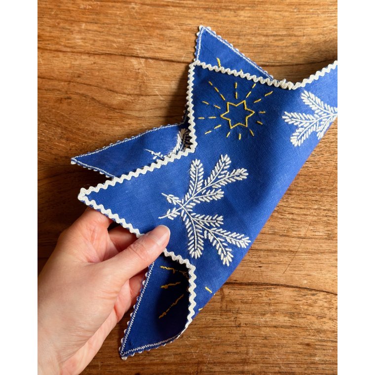 Lysedug, bl m stjerner, 32 cm