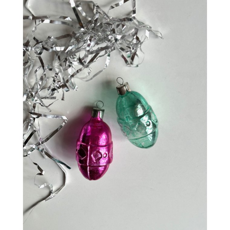 Pink and green lanterns, set of 2