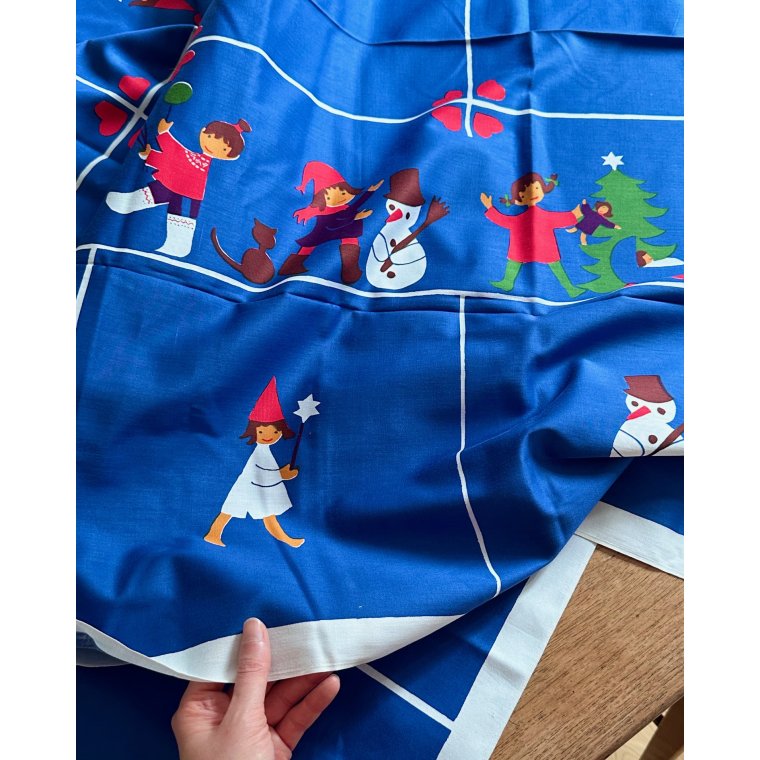 Bl juledug m forskellige personer, 200 x 120 cm