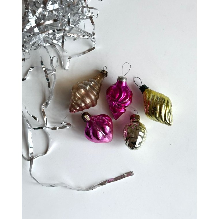 Sm ornamenter, 5 stk samlet