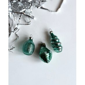 Green ornaments, set of 3