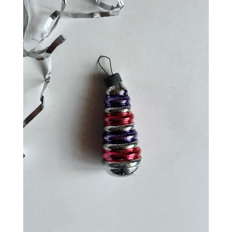 Lille vintage ornament m riller