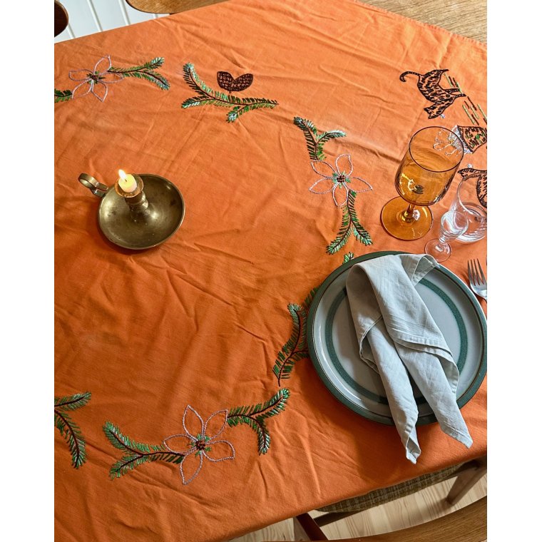 Antik juledug, broderet m katte, 120 x 120 cm