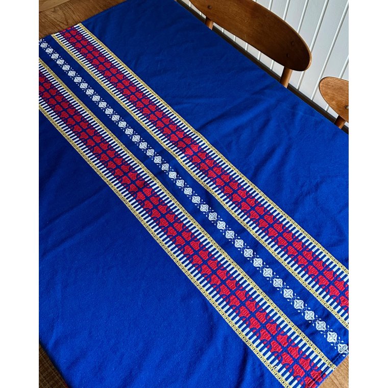 Bl juledug m vvning, 130 x 117 cm