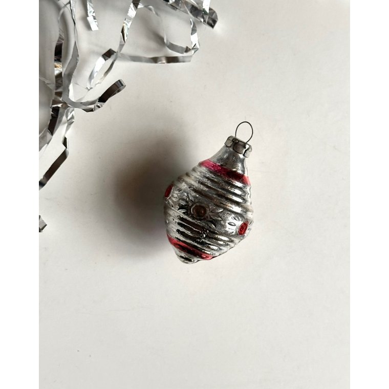 Small lantern w dots