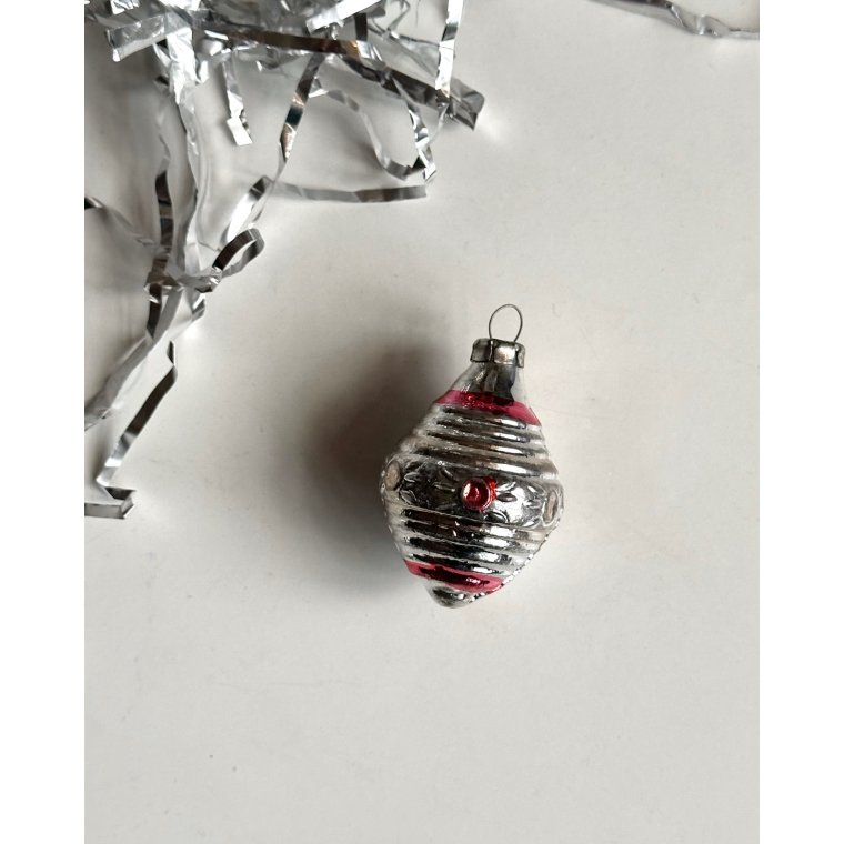 Small lantern w dots