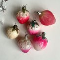 Pastel/neon strawberries, set of 6