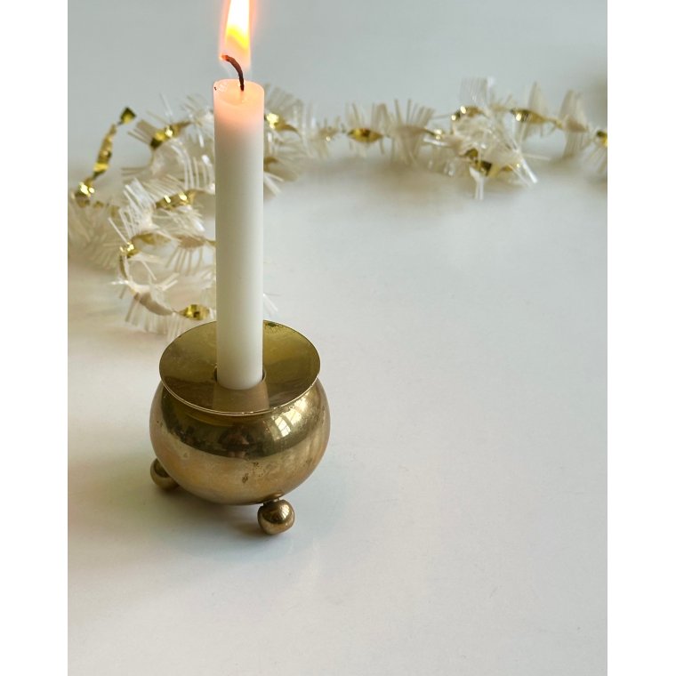 Sphere candleholder for Christmas tree candle