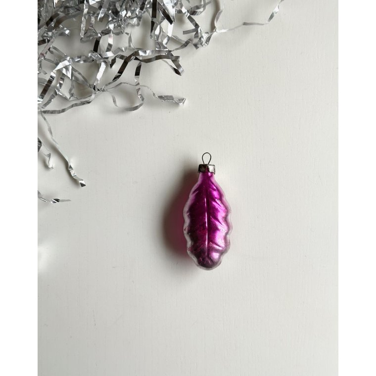 Purple, semi transparent oak leaf