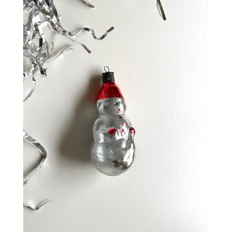 Silver snowman w red hat