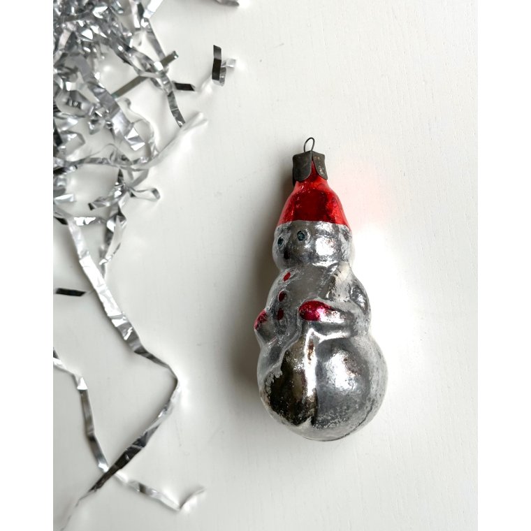 Silver snowman w red hat
