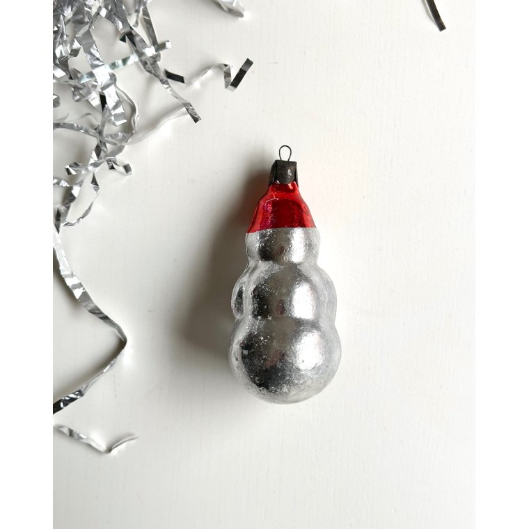 Silver snowman w red hat
