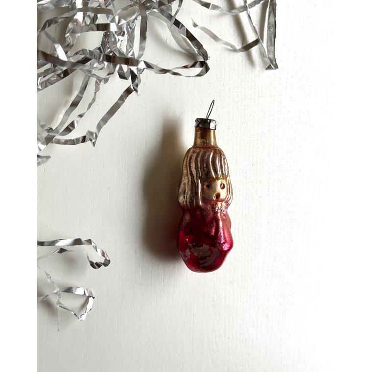 Little girl, golden/red