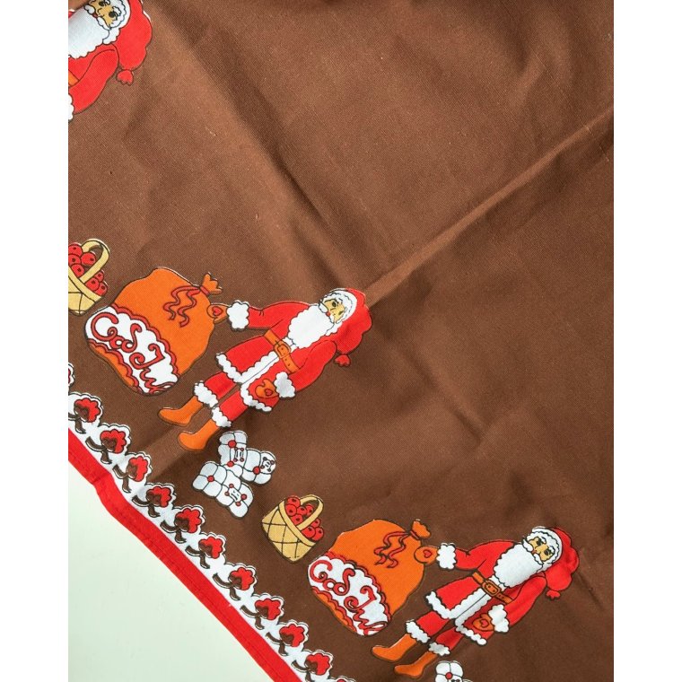 Retro Christmas tablecloth, brown w Santas, 135 x 195 cm