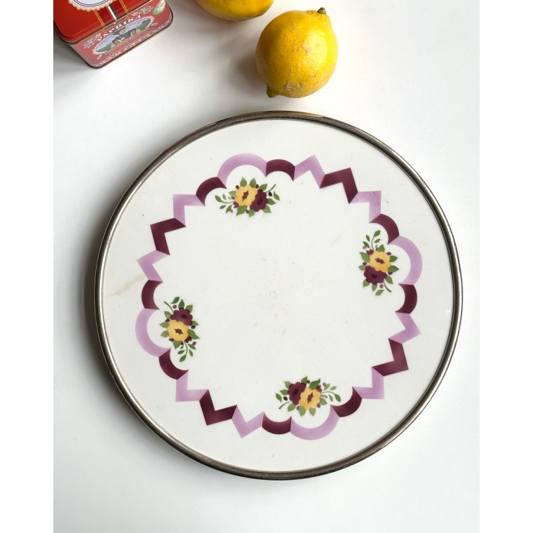 Fajancefad m metalkant og fdder, NB