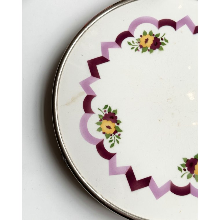 Fajancefad m metalkant og fdder, NB