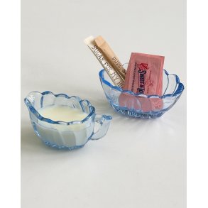 Sukker- og fl�des�t, lysebl�t glas