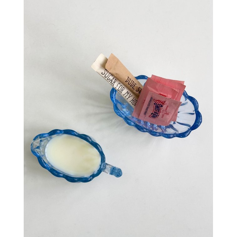 Sukker- og fl�des�t, lysebl�t glas