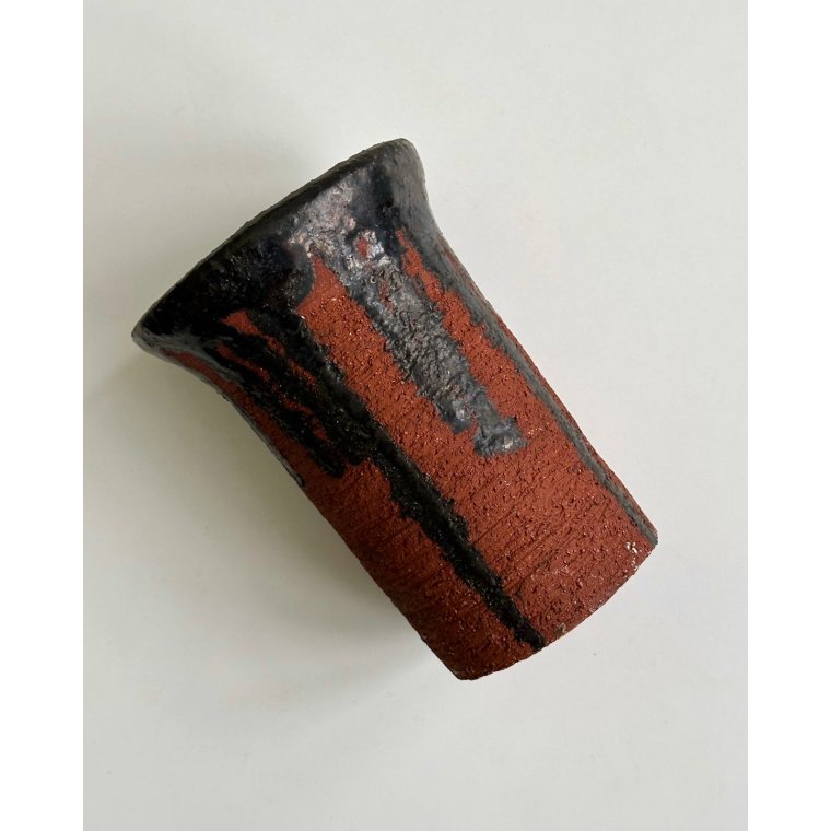 H�ndlavet keramikvase