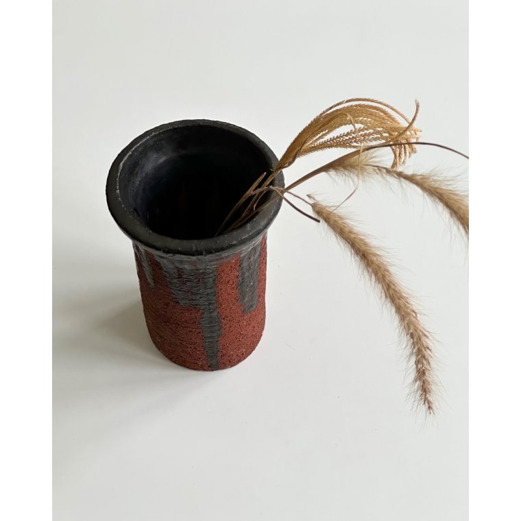 H�ndlavet keramikvase