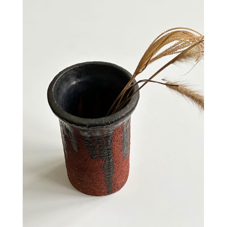 H�ndlavet keramikvase