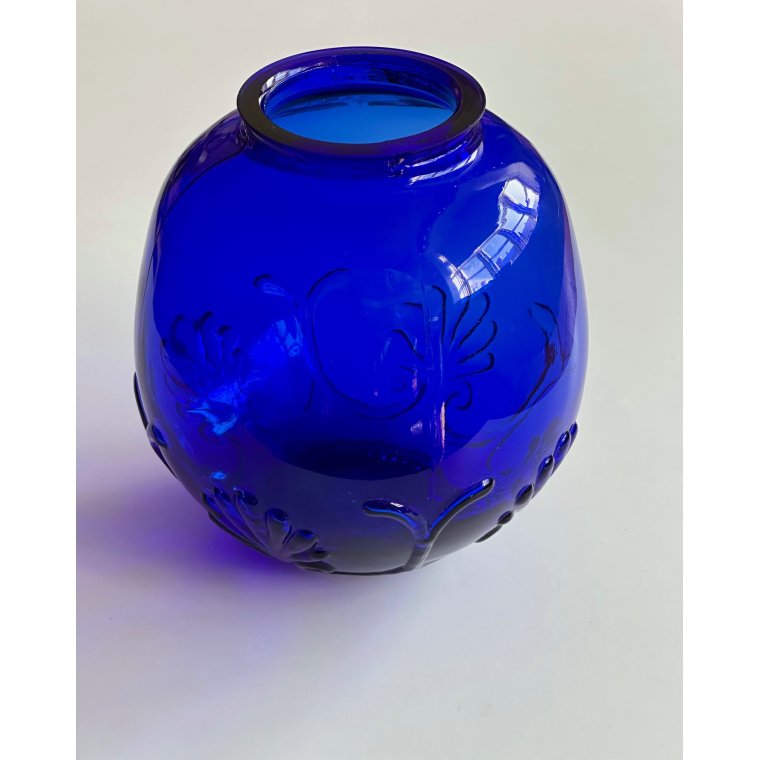 Kuglevase, presset glas