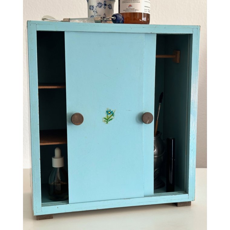 Vintage dukkeskab m 2 lger