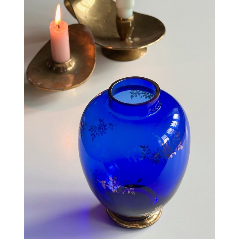 Koboltbl� glasvase m gyldent print