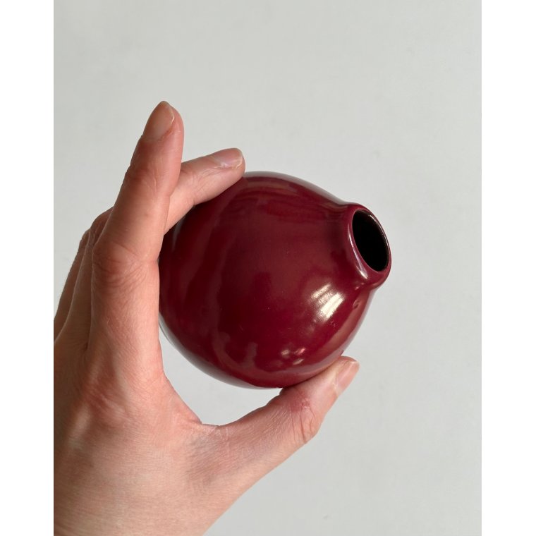 Teardrop shaped mini vase