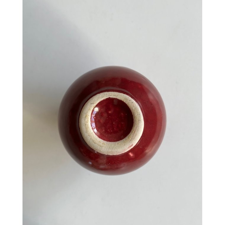 Teardrop shaped mini vase