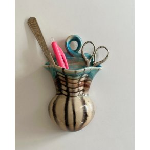 Wall vase w black stripes