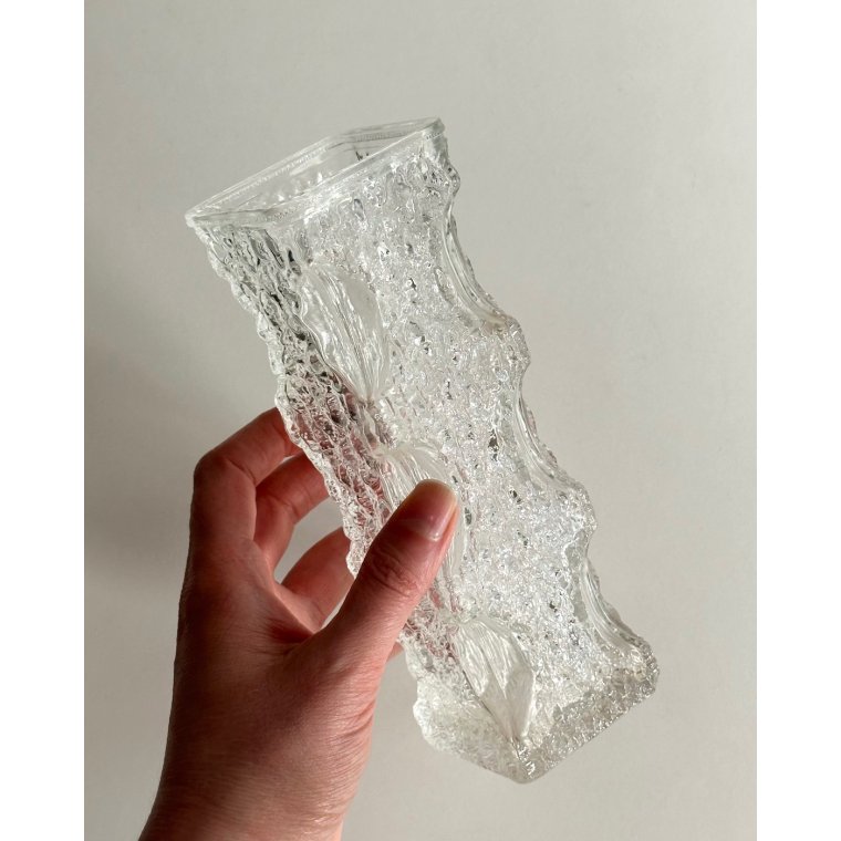 Oberglas Austria, kantet vase