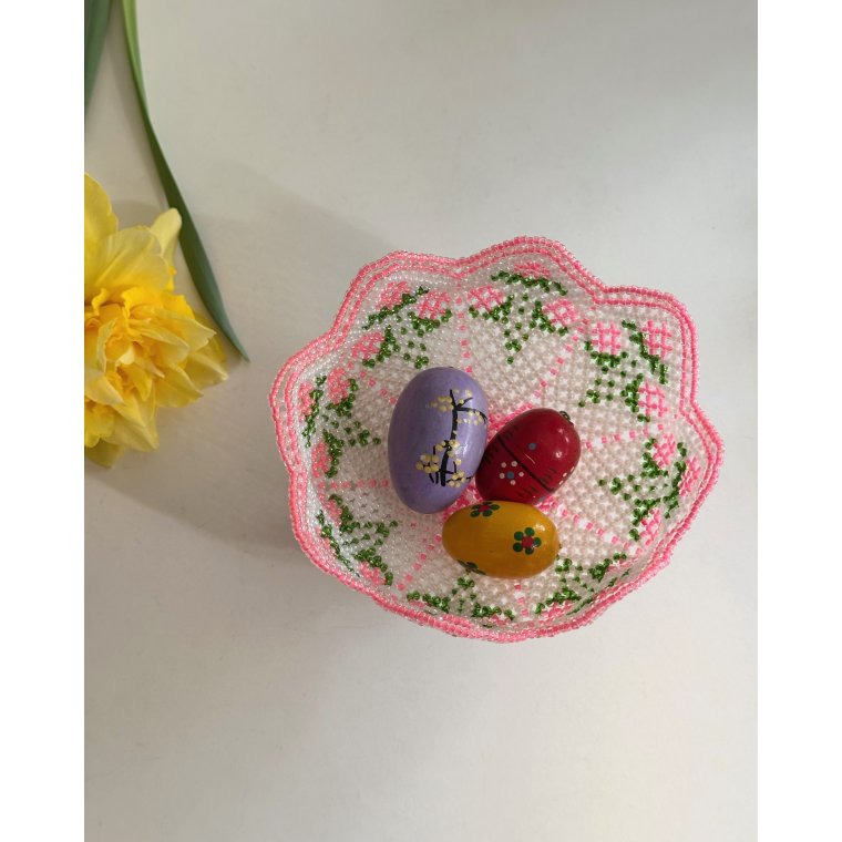 Pearl-stitched dish, pink