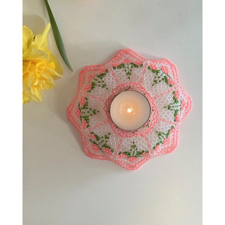 Pearl-stitched dish, pink