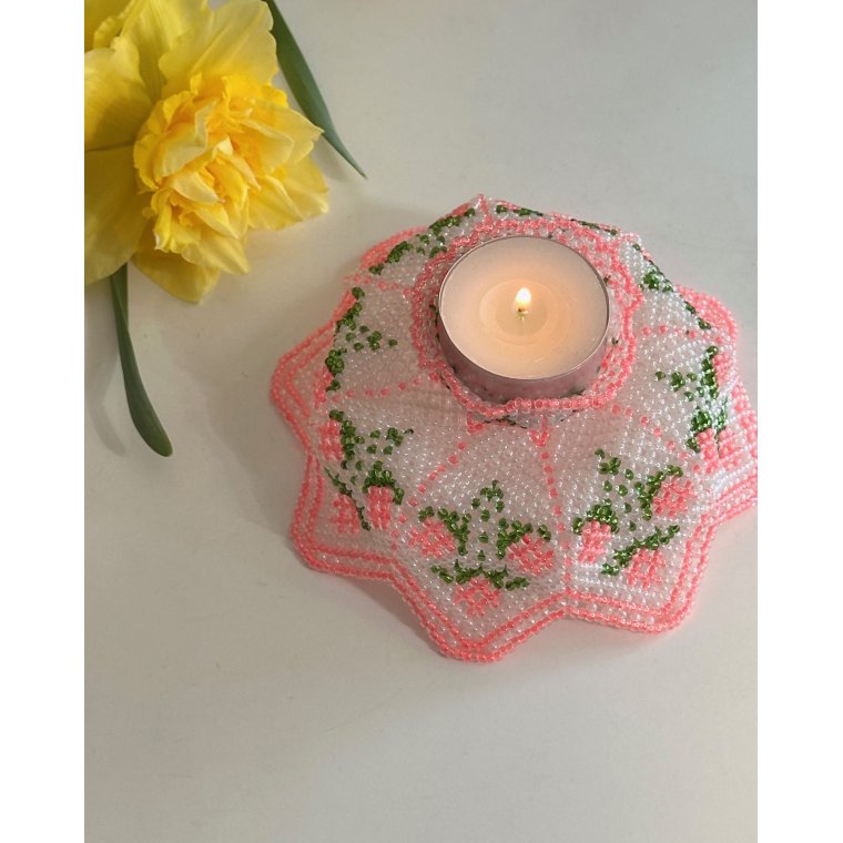 Pearl-stitched dish, pink