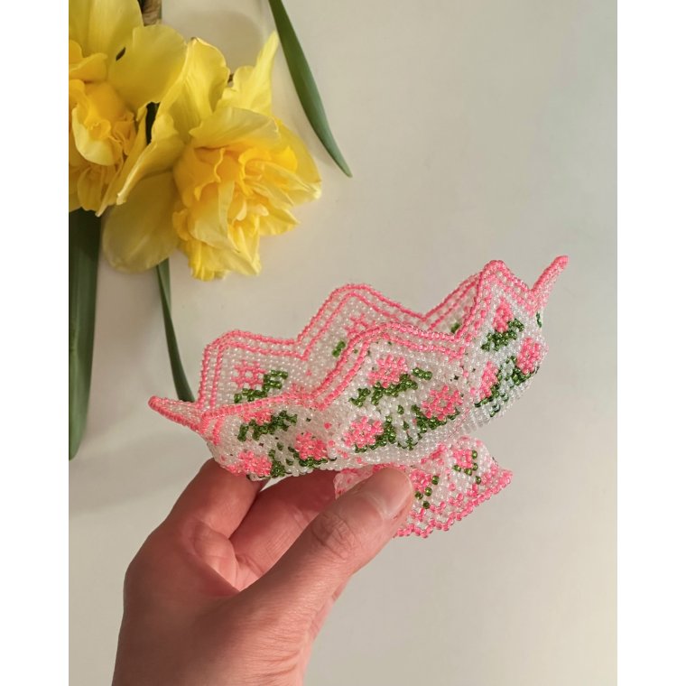 Pearl-stitched dish, pink