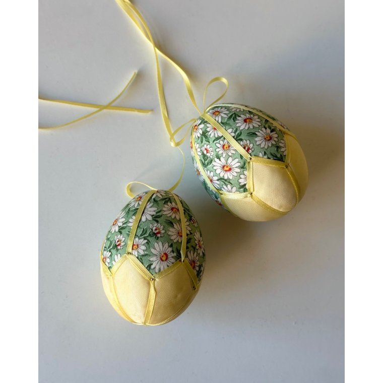Medium Easter eggs, yellow w daisies, set of 2