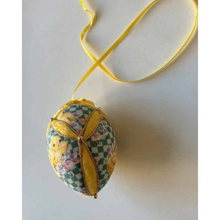 Medium Easter egg, fluff w chickens