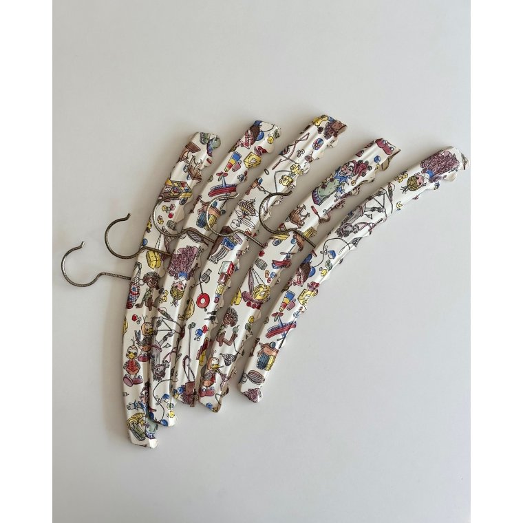 Mid Century kids hangers, set of 5