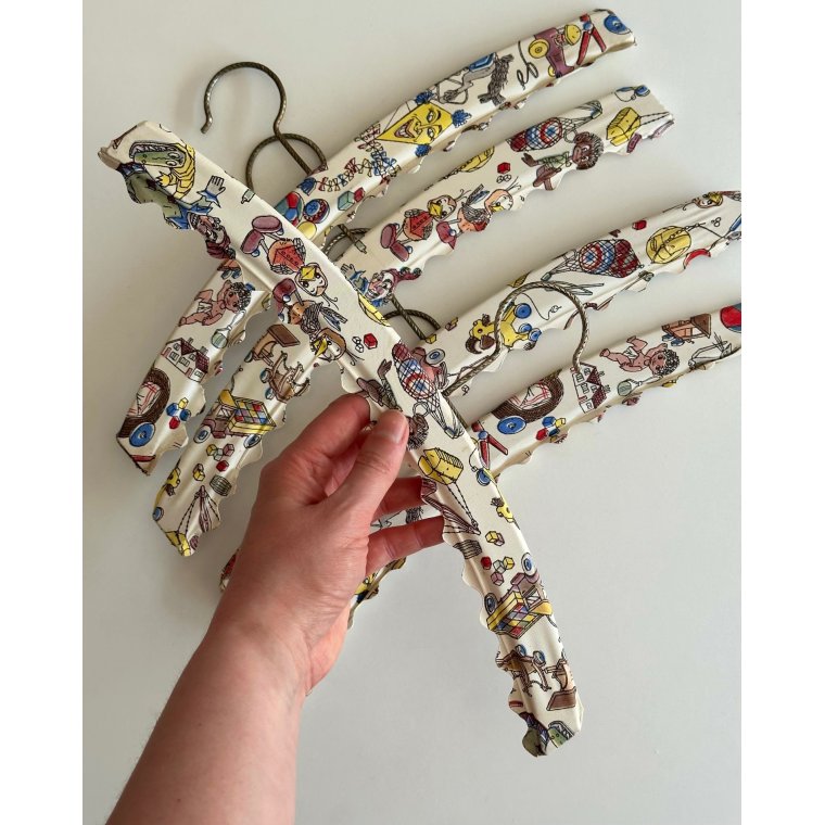 Mid Century kids hangers, set of 5
