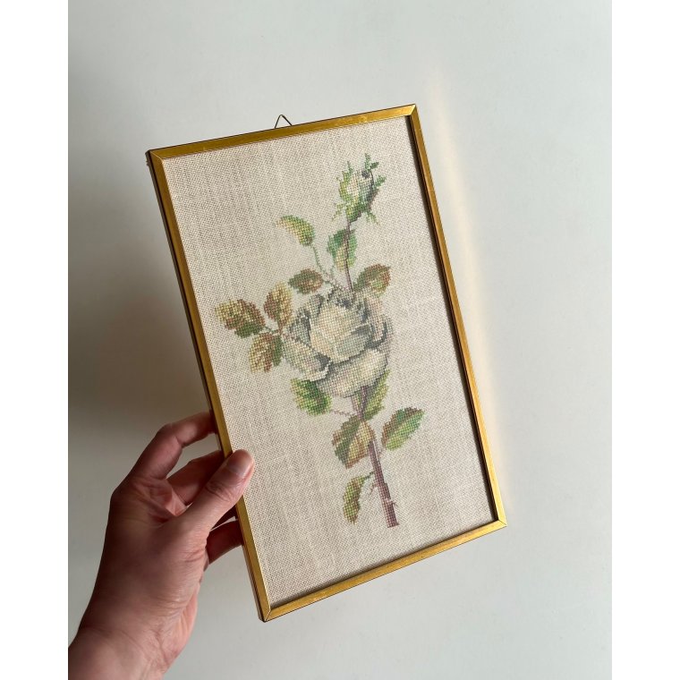 Broderi, gr rose