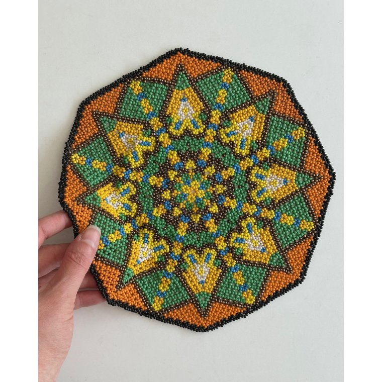 Pearl-stitched doily, multicolored