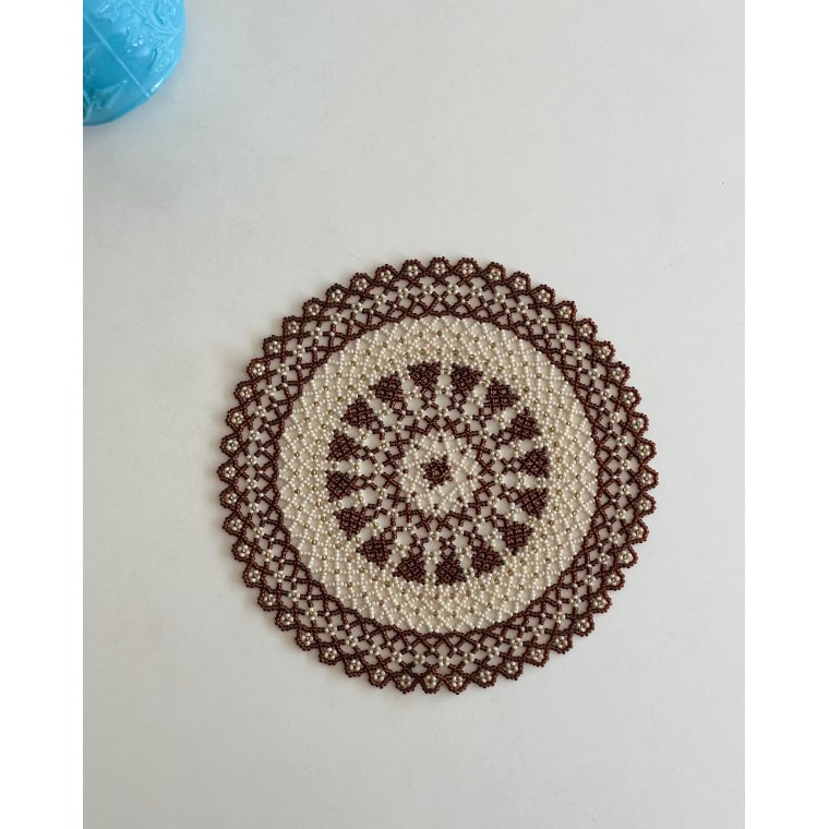Pearl-stitched doily, brown