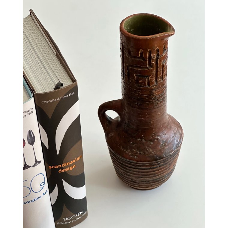 Arnold Wiig's Factories, ceramic vase