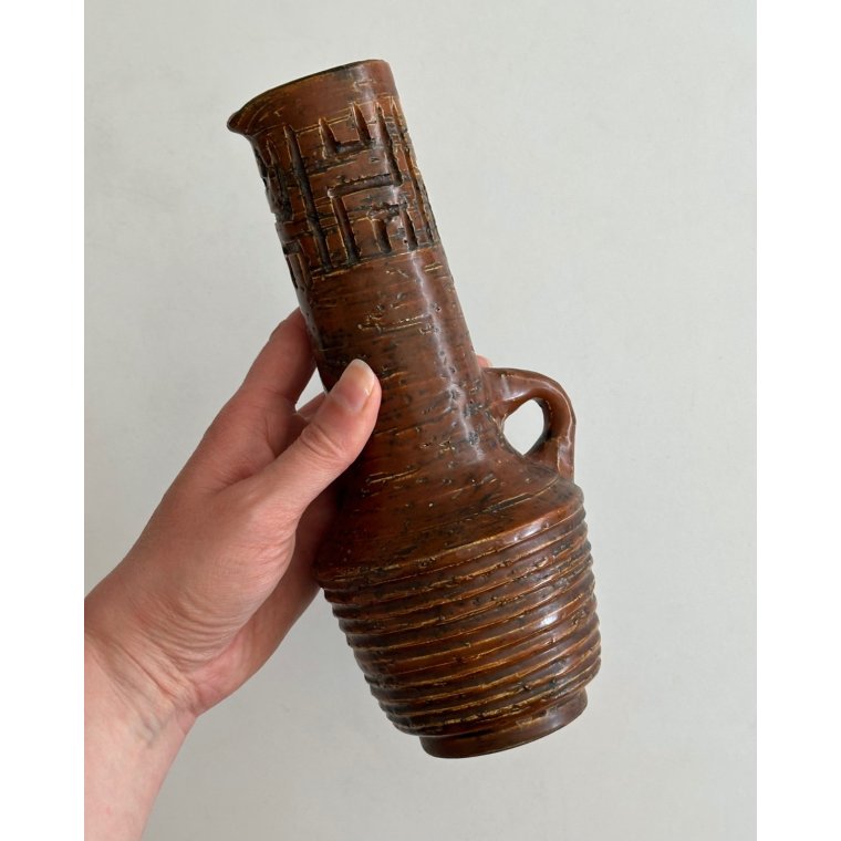 Arnold Wiig's Factories, ceramic vase