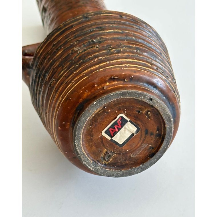 Arnold Wiig's Factories, ceramic vase