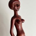 H�j tr�figur, kvinde
